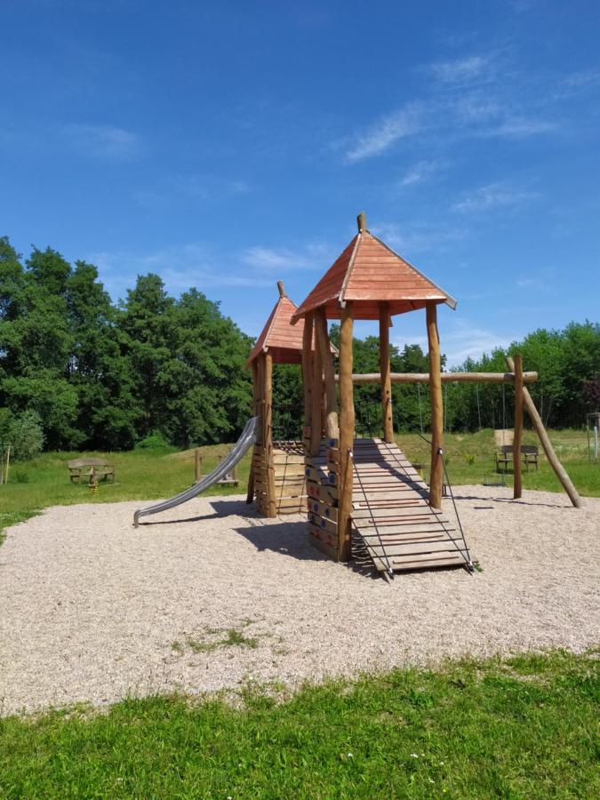 Appartement Podkrovni Apartman V Prirode, Vhodny K Relaxaci I Na Sluzebni Cesty à Cerna u Bohdance Extérieur photo
